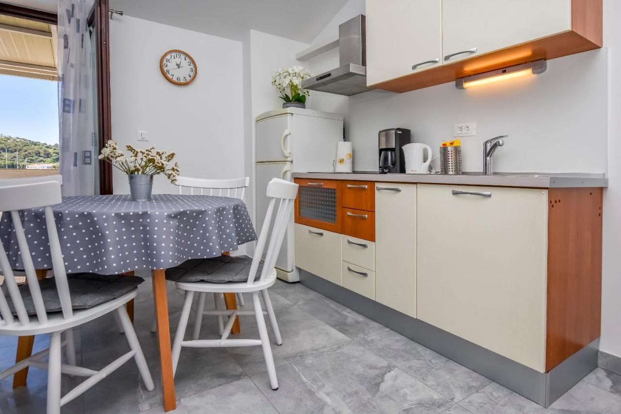 Apartments Sime Rogoznica  Bagian luar foto