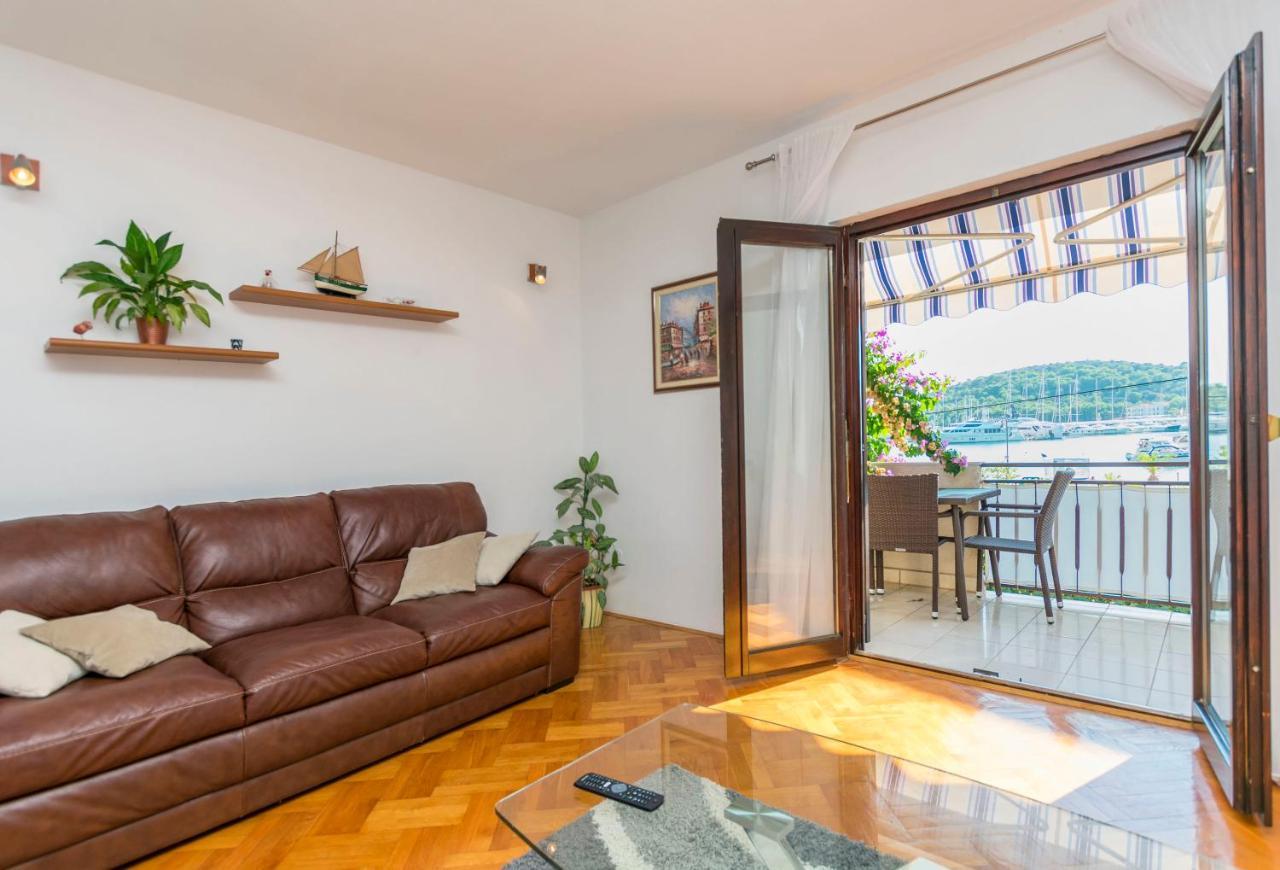 Apartments Sime Rogoznica  Bagian luar foto
