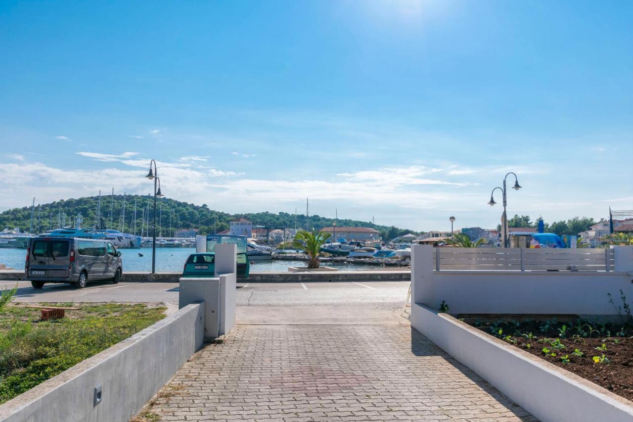 Apartments Sime Rogoznica  Bagian luar foto