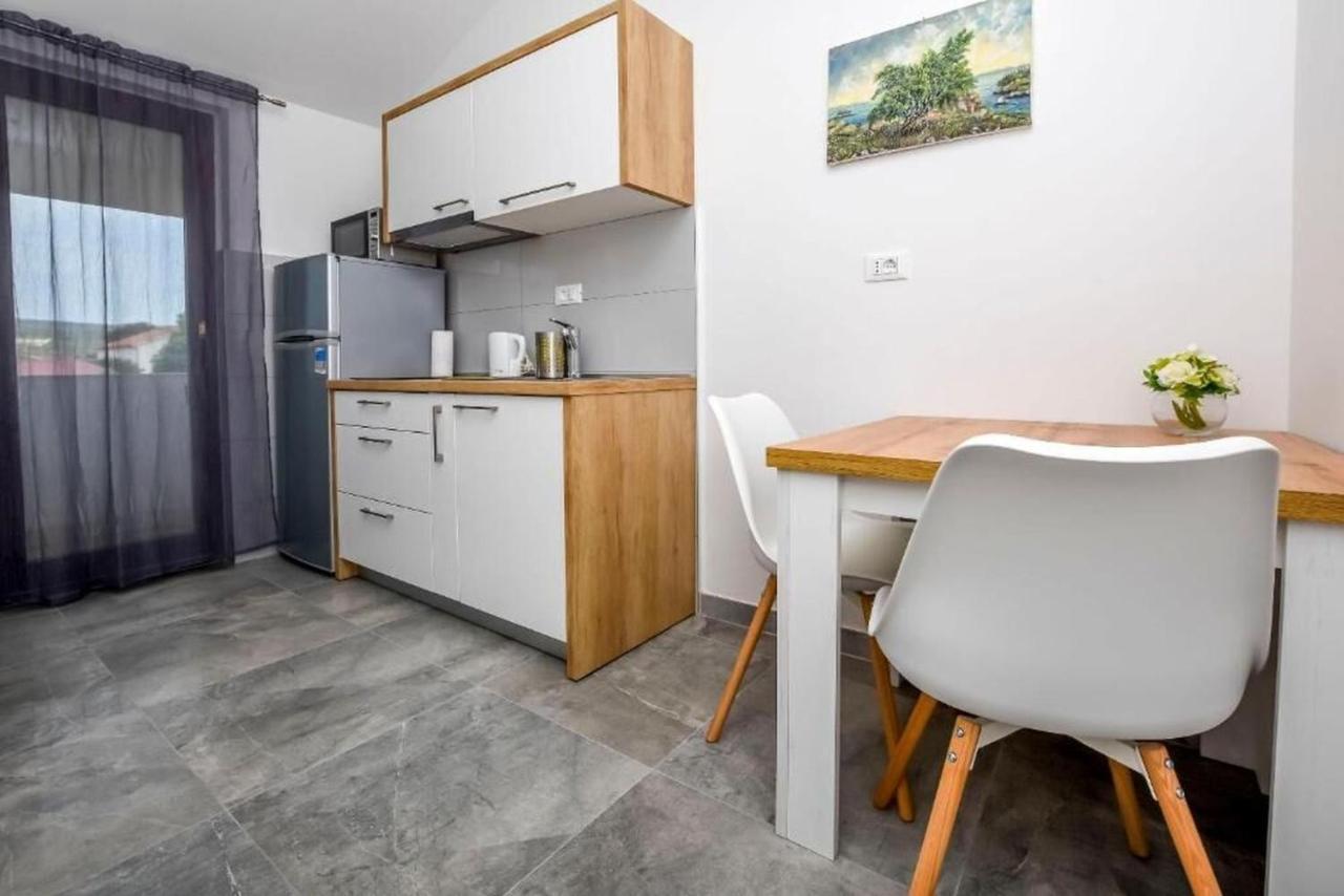Apartments Sime Rogoznica  Bagian luar foto
